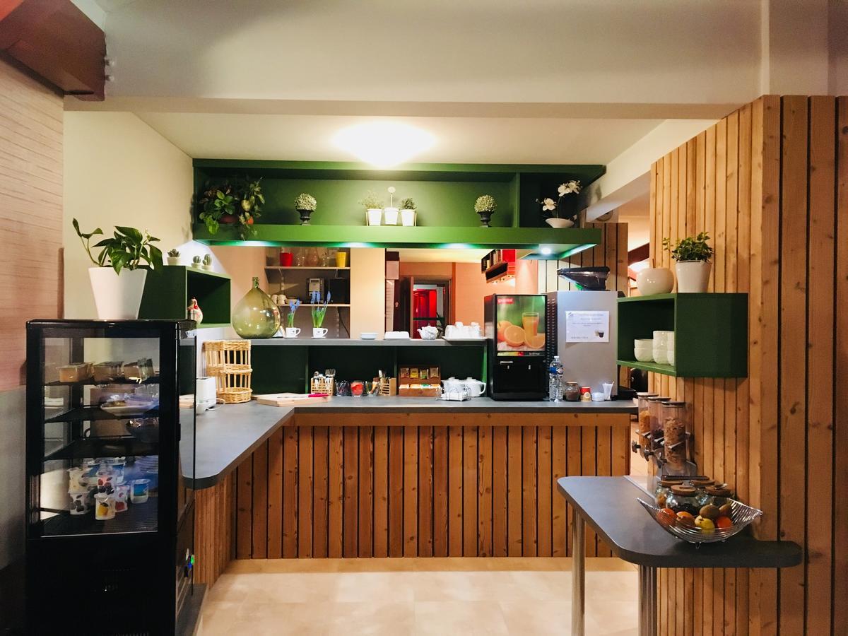 Brit Hotel Confort Deltour Манд Экстерьер фото